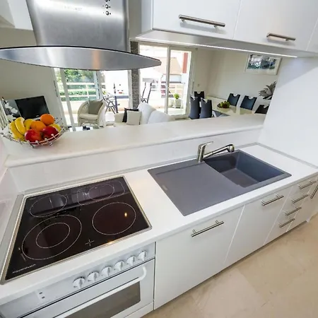 Sun & Sea Apartman Zára