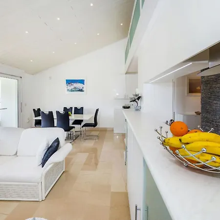 Sun & Sea Apartman *