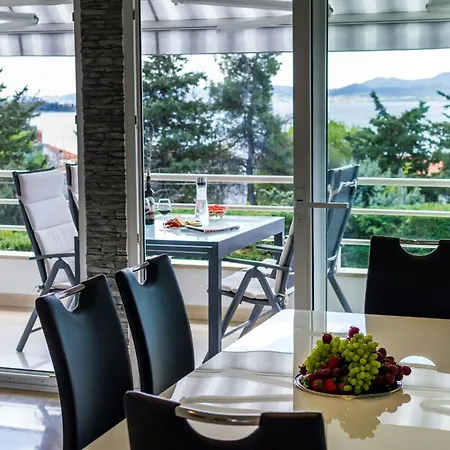 Sun & Sea זאדאר